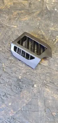 Toyota Avensis T270 Dash center air vent grill 5596105050