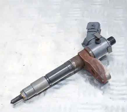 Volvo S60 Fuel injector 237001002R14112
