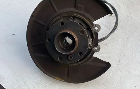 BMW X5 E53 Rear wheel hub