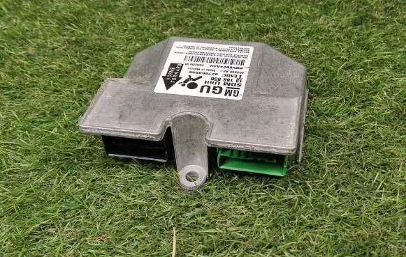 Opel Zafira B Airbag control unit/module 13188856