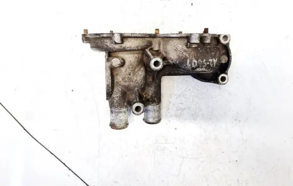 Volkswagen PASSAT B3 Engine coolant pipe/hose 056121013