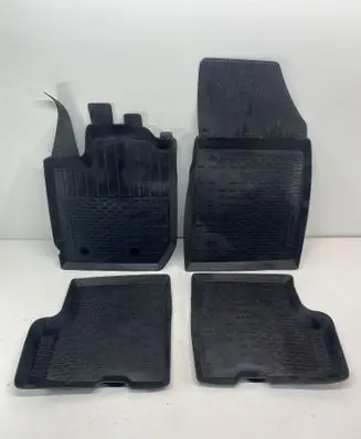 Dacia Duster II Car floor mat set 8201698533 8201708306 8201741963