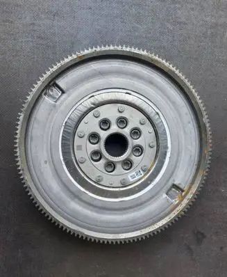 Mercedes-Benz CLA C117 X117 W117 Flywheel A2600300100