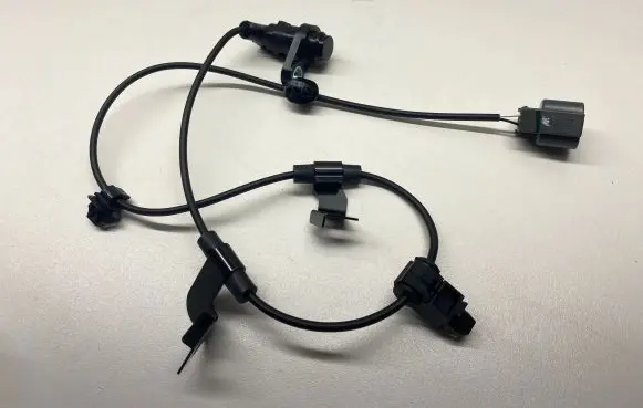 Mitsubishi L200 ABS rear brake sensor MN102578 4670A598