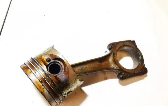 Citroen Xsara Picasso Piston with connecting rod