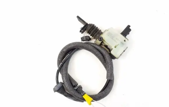 Fuel tank cap lock