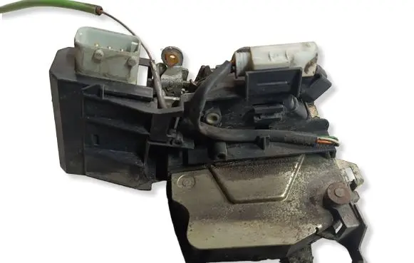 BMW 7 E38 Front door lock 57118352165