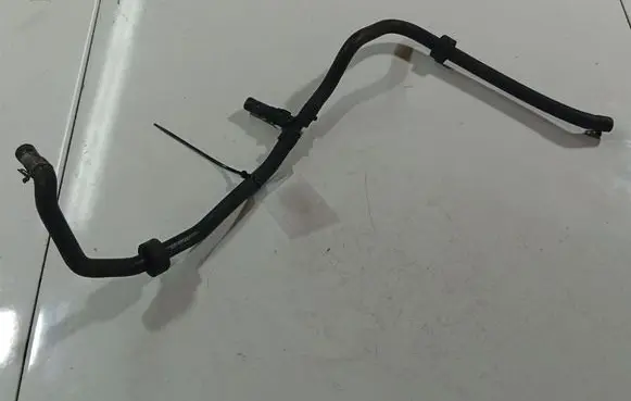 Skoda Superb B6 (3T) Engine coolant pipe/hose 