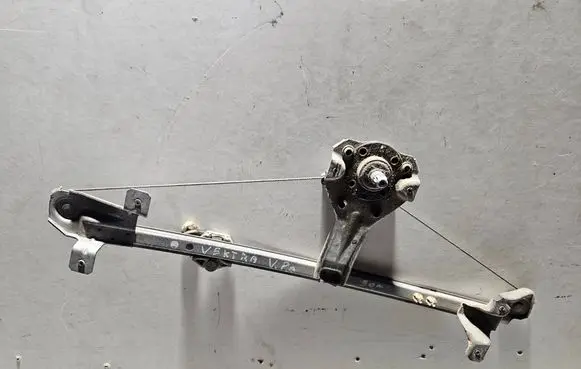 Opel Vectra A Rear door manual window regulator 90306053