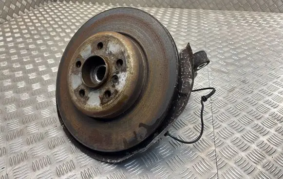 BMW 5 F10 F11 Rear wheel hub 6796099
