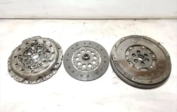 Audi A4 S4 B7 8E 8H Clutch set kit 06D105266A