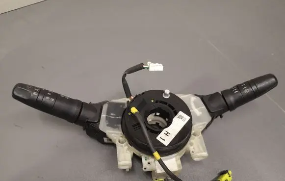 Nissan X-Trail T30 Wiper turn signal indicator stalk/switch 255608H905