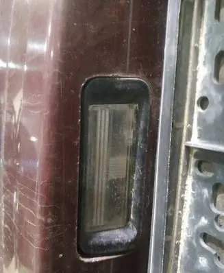 Nissan Almera Tino Number plate light 
