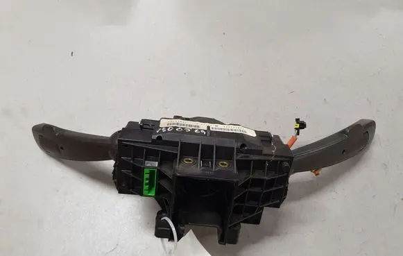 Volvo V50 Wiper turn signal indicator stalk/switch P30772250 17D772E T0318742