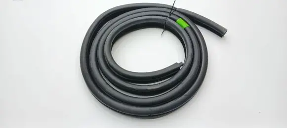 BMW 3 E90 E91 Rear door rubber seal (on body) 7060288