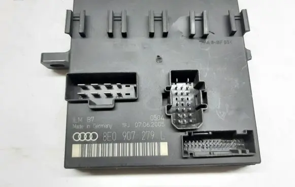 Audi A4 S4 B7 8E 8H Light module LCM 8E0907279L