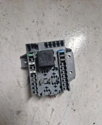 Alfa Romeo 159 Fuse module 50507676