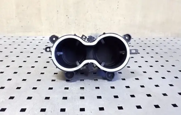 Cup holder front