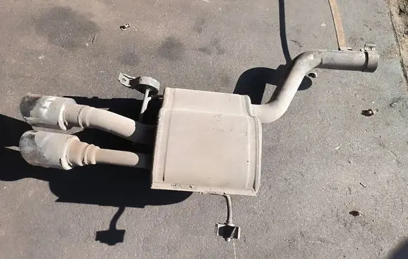 Maserati Quattroporte Rear muffler/silencer tail pipe 