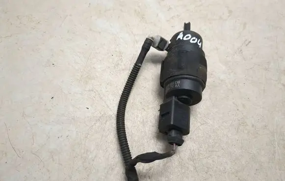 Audi A4 S4 B8 8K Windscreen/windshield washer pump 8K5955647