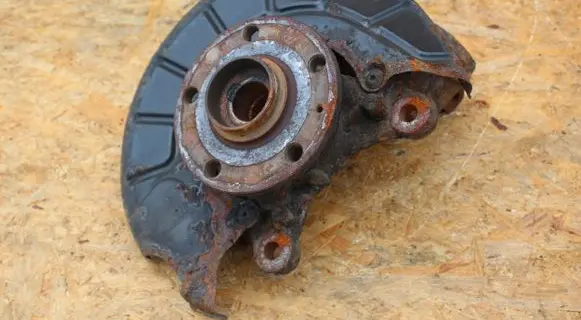 Volkswagen Golf V Stub axle GOL24