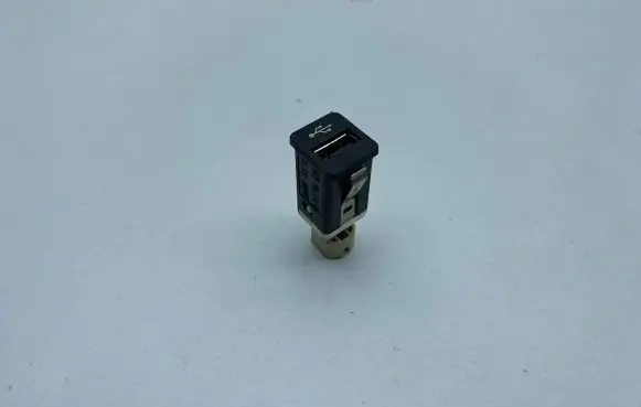 BMW 7 F01 F02 F03 F04 USB socket connector 9167196
