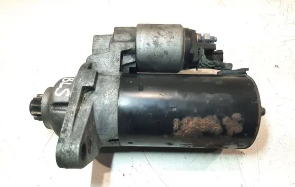 Volkswagen Golf V Starter motor 1005831311