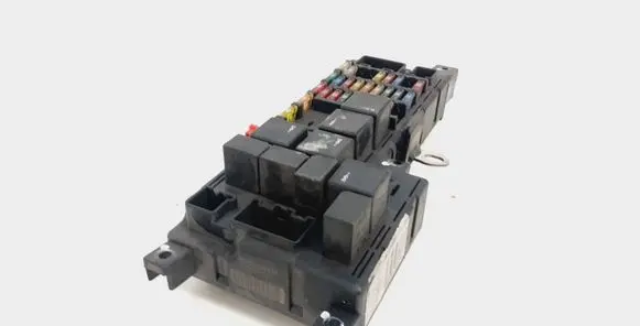 Volvo XC90 Fuse module 8678449