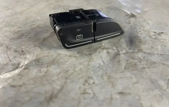 Ford Focus Windscreen/window heater switch AM5T18C621 AM5T18C621AB