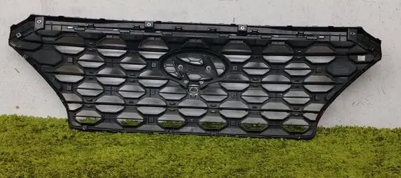 Hyundai Santa Fe Front bumper upper radiator grill 86366-S1110