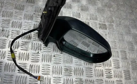 Mazda MPV Front door electric wing mirror E4012120 E4012121 0221211