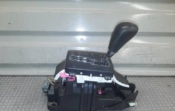 Chrysler Pacifica Gear shifter/selector 04683981AB