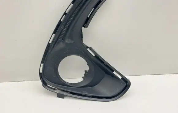 Toyota Yaris Front fog light trim/grill 521120D250