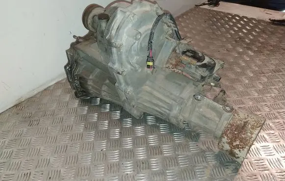 Mitsubishi Pajero Gearbox transfer box case MR446665 0400000190