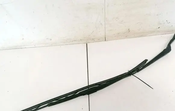 Peugeot 206 Front wiper blade arm