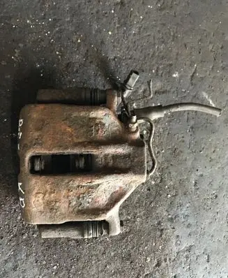 Volkswagen PASSAT B5 Front brake caliper