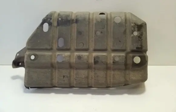 Lexus RX 330 - 350 - 400H Fuel tank bottom protection 7776548030