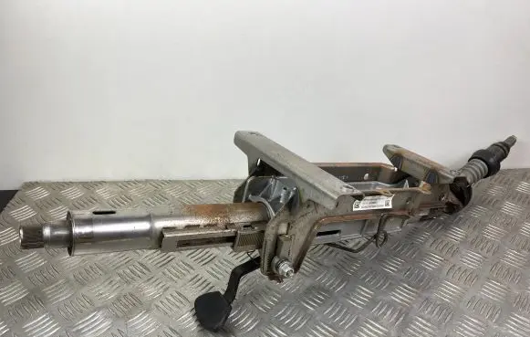 Jeep Grand Cherokee Steering wheel axle 68140621AD