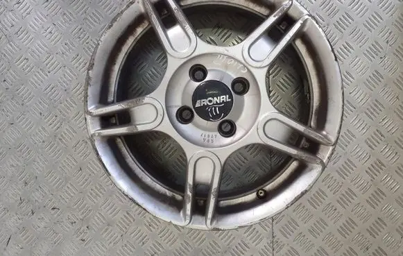 Renault Clio III R15 alloy rim 