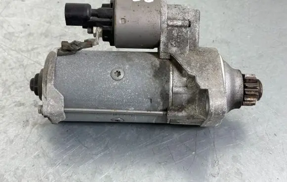 Volkswagen PASSAT B8 Starter motor 02E911022C