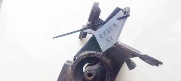Nissan Primera Engine mount bracket