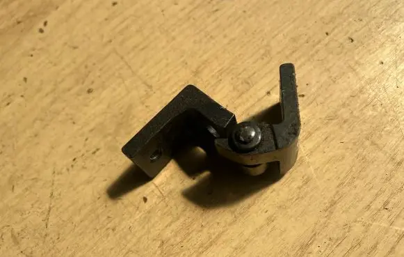 Skoda Octavia Mk2 (1Z) Rear door upper hinge 1Z0833401B
