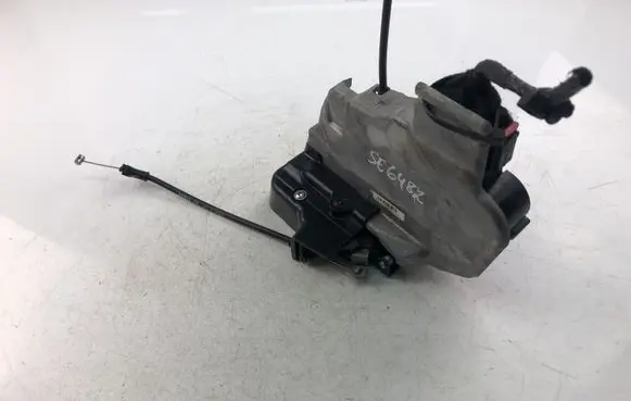 Volvo C30 Rear door lock 30799336