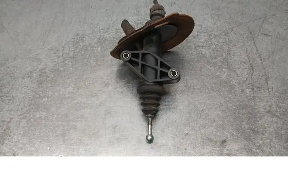 Ford Mondeo Mk III Clutch master cylinder 1S717A13