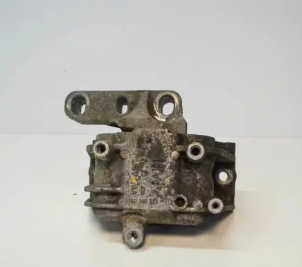 Volkswagen PASSAT B7 USA Engine mount bracket 1K0199262CR