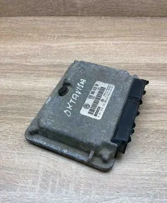 Skoda Octavia Mk2 (1Z) Engine control unit/module ECU 038906018GN 0281010182