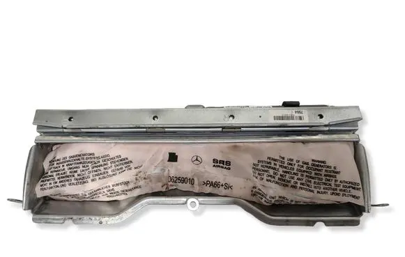Mercedes-Benz C W204 Knee airbag 305669599AR