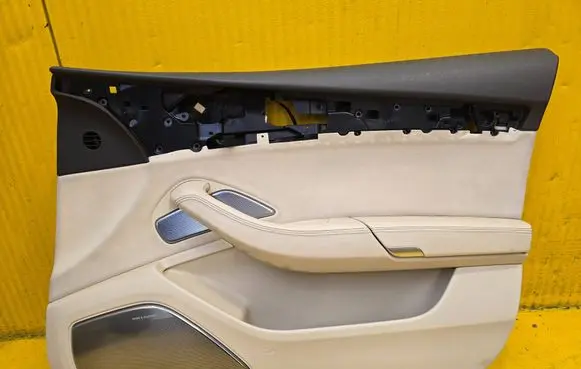 Audi A8 S8 D4 4H Front door card panel trim 4H0819870