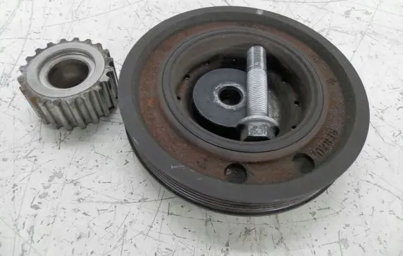 Nissan Almera Tino Crankshaft pulley 8200392697