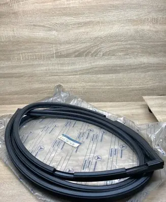 Mercedes-Benz 100 W631 Rear door rubber seal (on body) A6317201654